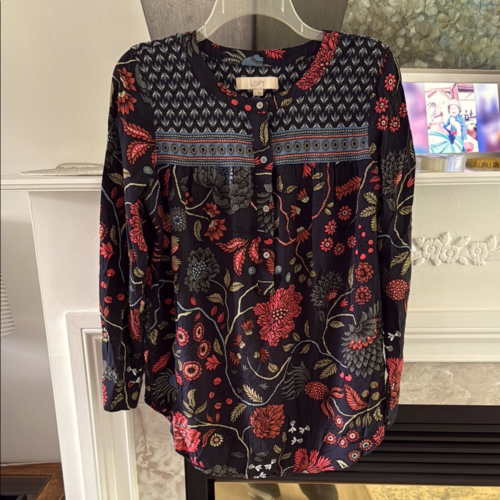 LOFT Navy Long Sleeve Buttoned Placket Blouse